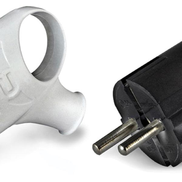 Вилка угловая с ушком с заземлением белая (16 А; 250 В ) "universal" 83307